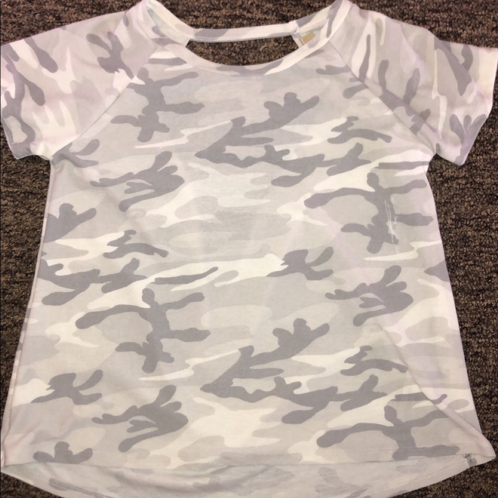White Camo Tee 🌸